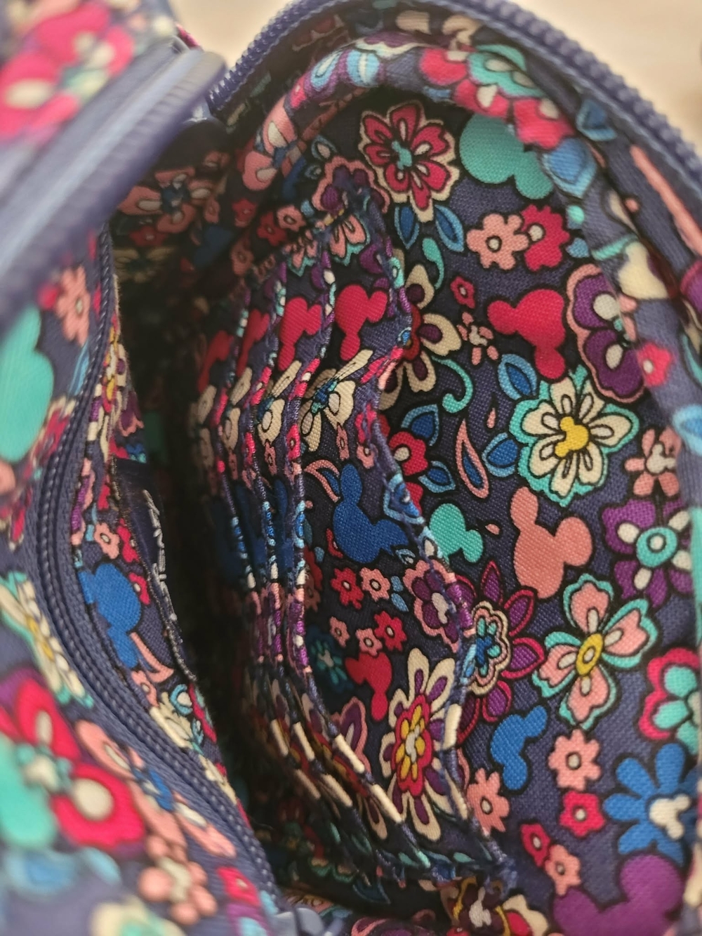 Disney Vera Bradley cross body/ belt bag. - Picture 9 of 12